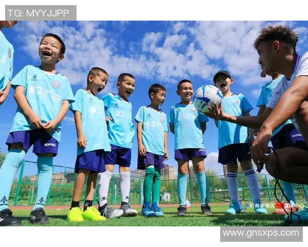 小国足球崛起之路：如何培养出世界级足球明星